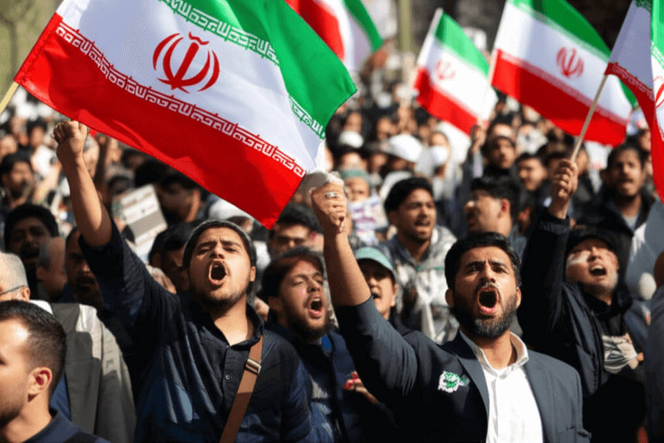 Iran na krawędzi zemsty! Czy USA wywołały konflikt, którego nie da się zatrzymać?